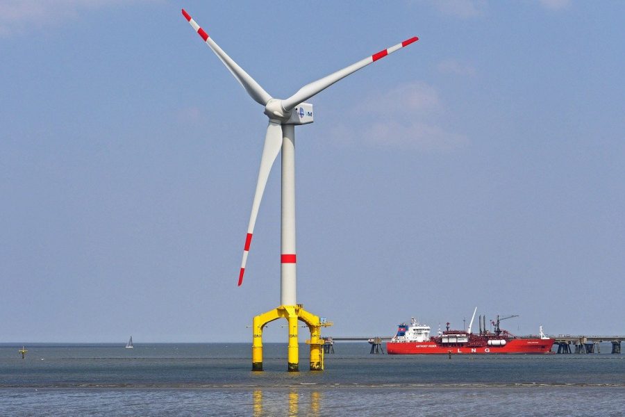 Offshore Windkraft mit LNG-Schiff
