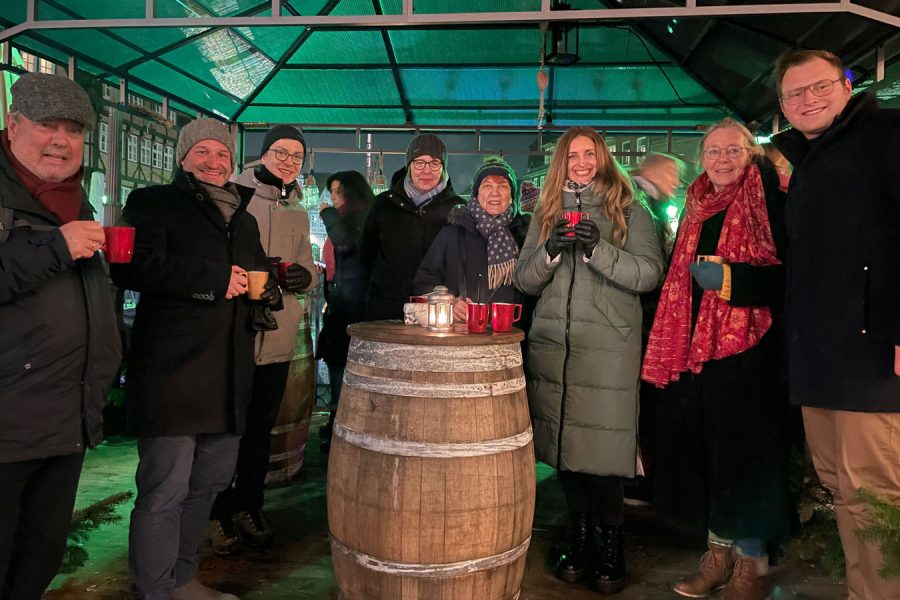 SPD Ortsverein Stade trifft sich zum Glühwein auf dem Stader Weihnachtsmarkt am Fischmarkt
