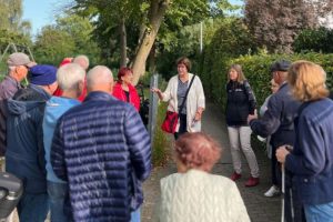 Nachbarschaftsspaziergang der SPD Stade mit Bürger:innen in Wiepenkathen und Sigrid Koppelmann, Elena Brückner, Tatjana Strumberger, Gudrun Grams und Susanne Trispel